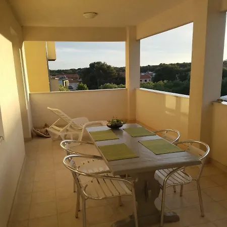 Lucija Apartman *