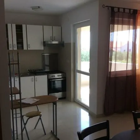 Lucija Apartman *