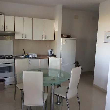 Apartman Lucija *