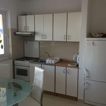 Apartman Lucija *